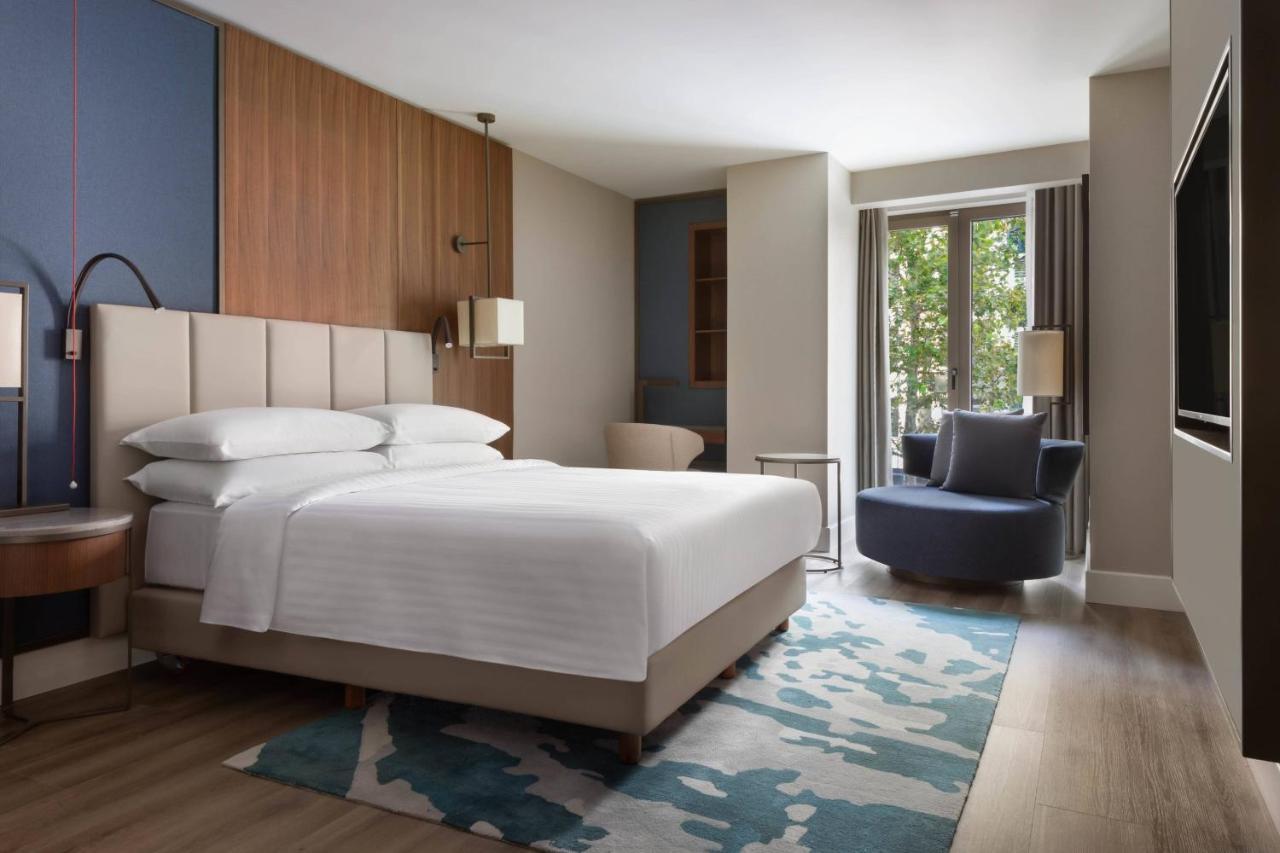Izmir Marriott Hotel 외부 사진 A guest room at the hotel