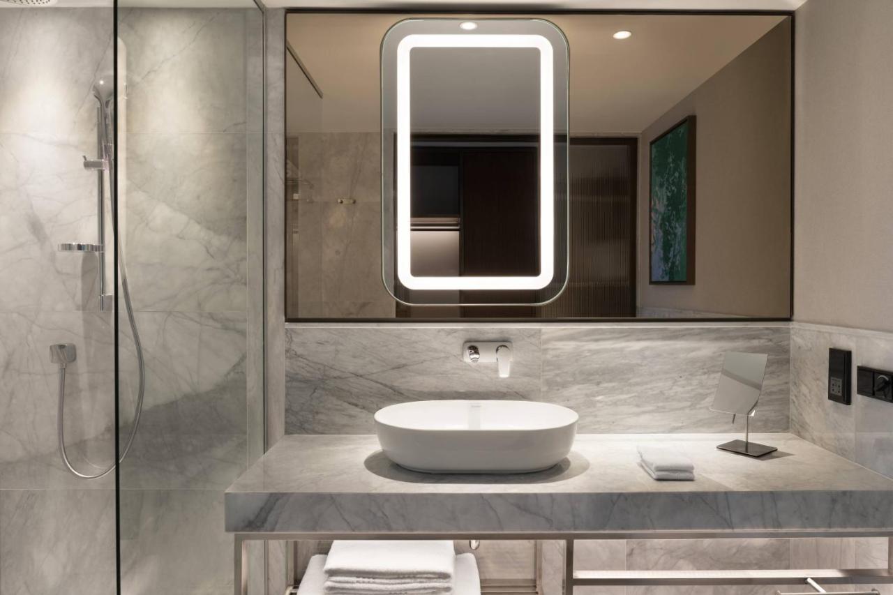 Izmir Marriott Hotel 외부 사진 Bathroom