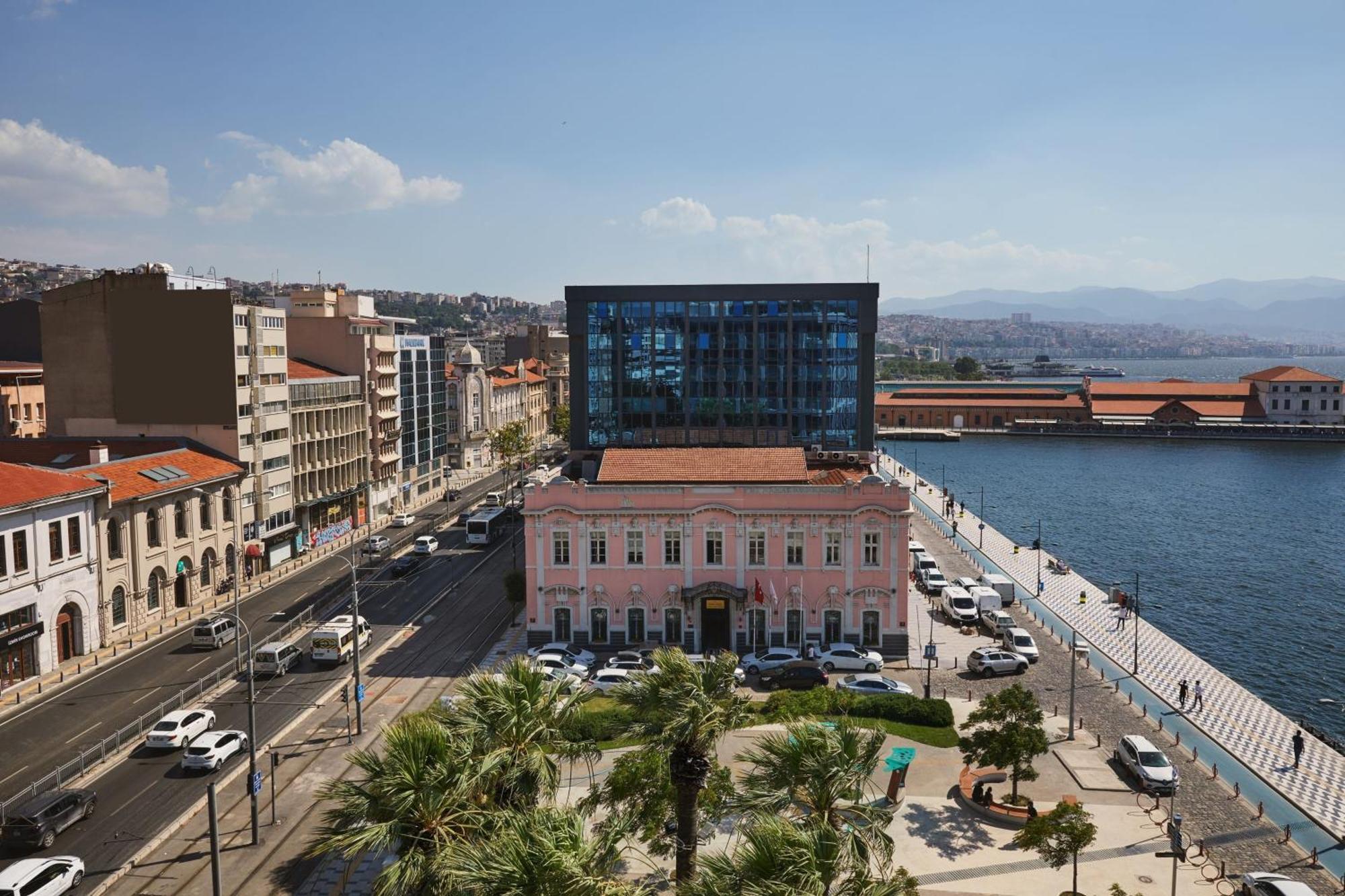 Izmir Marriott Hotel 외부 사진 The new building of the National Museum of Contemporary Art